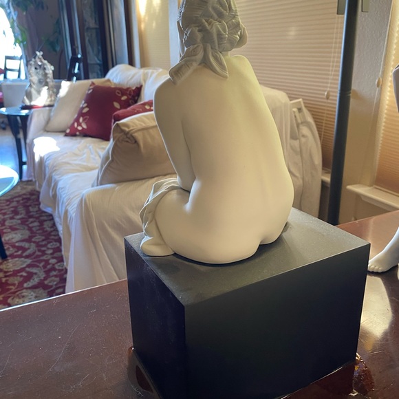 RETIRED 2004 ‘LOST IN THOUGHT’ Lladro item#01016887 - Picture 14 of 16